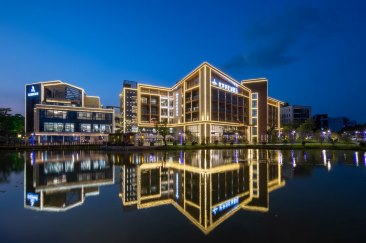 乾坤润松湖酒店